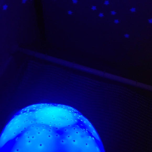 Cloud B Calming Nightlight Star Projector Blue - Picture 2 of 5